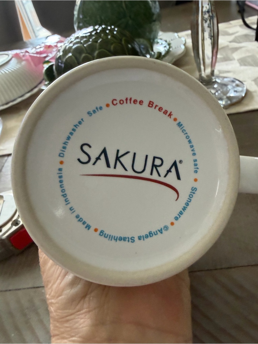 Sakura Beige Paris Café Mug with Black and Red Accents - Picture 4 of 4
